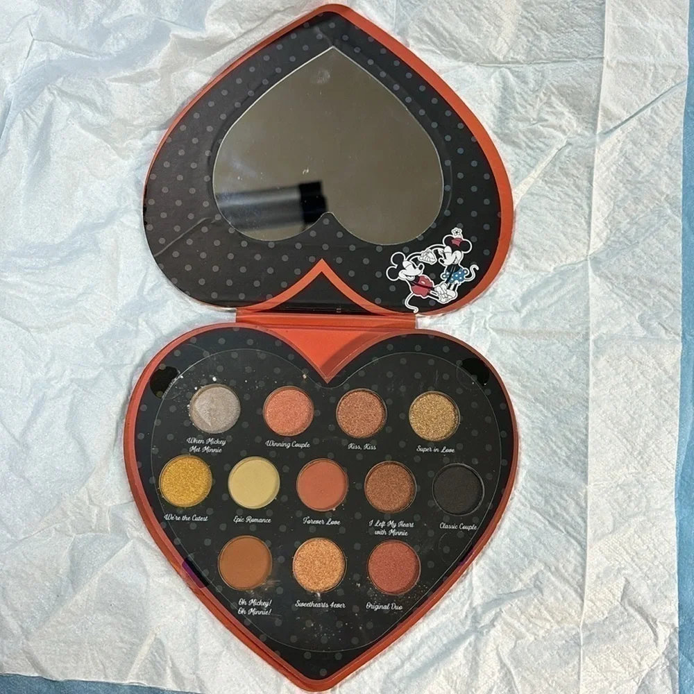 Disney  Mickey & Minnie Mouse - Heart Shaped Eyeshadow Palette With Mirror